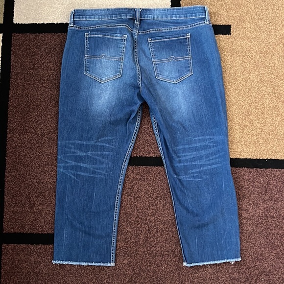 Arizona Jean Co. - Jr. Size 17 - Denim Capris - Picture 3 of 5